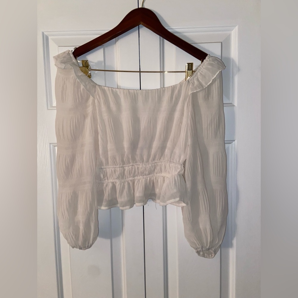 ASTR The Label XS long sleeve white chiffon blouse